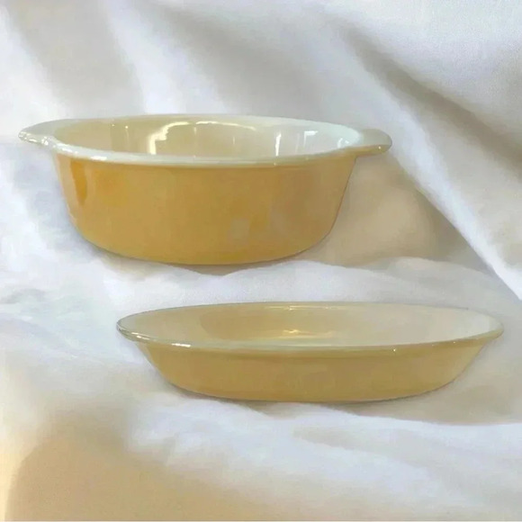 Fire King By Anchor Hocking 1 1/2 Qt. & 6in Bakeware Serving Dishes - Set of 2 - Picture 1 of 6